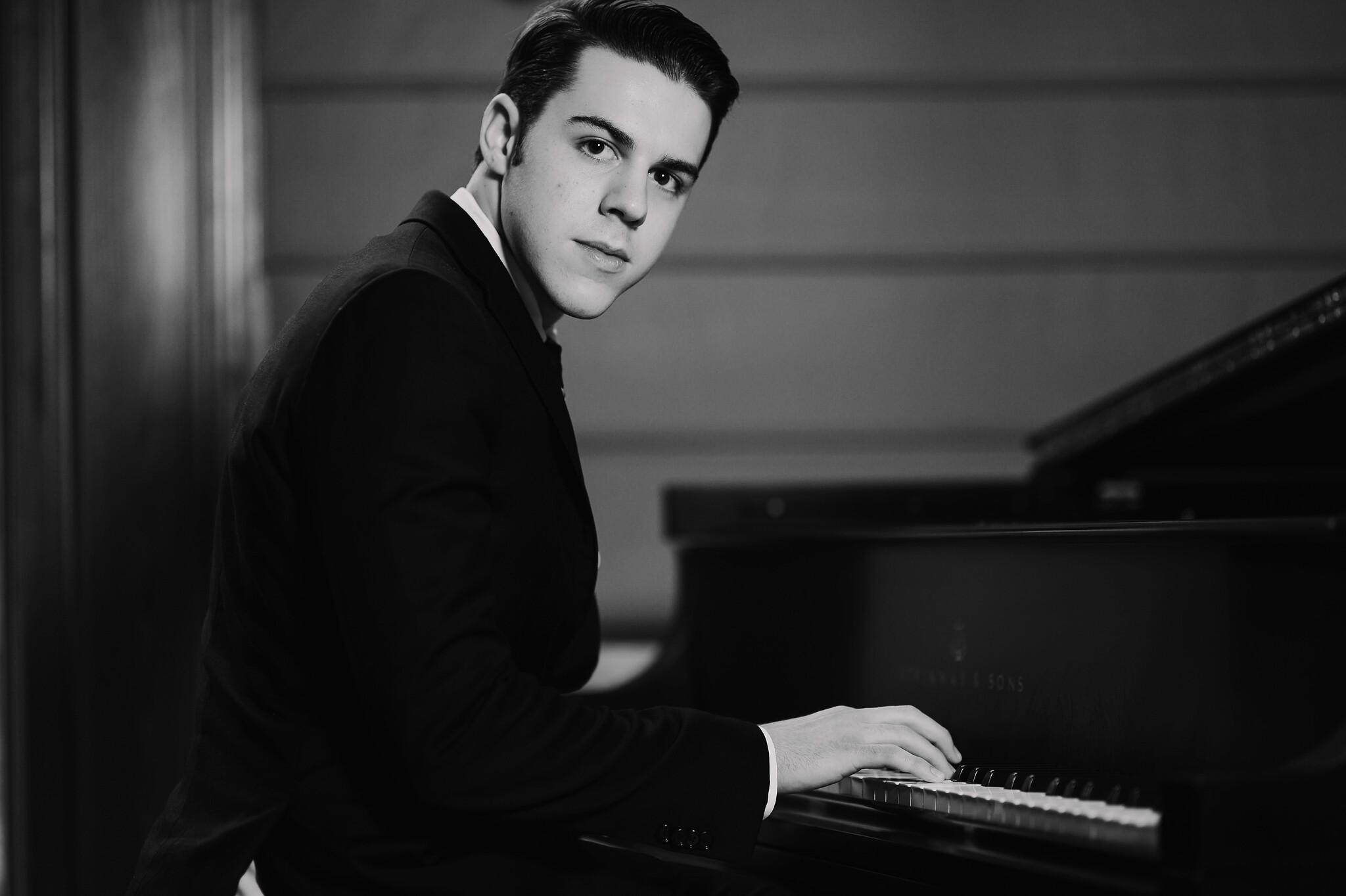 Esteban Castro & his Trio, at Birdland Esteban Castro & his Trio, at Birdland
