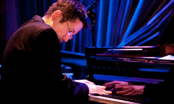 Toru Dodo Trio at Mezzrow (Site) Toru Dodo Trio at Mezzrow (Site)